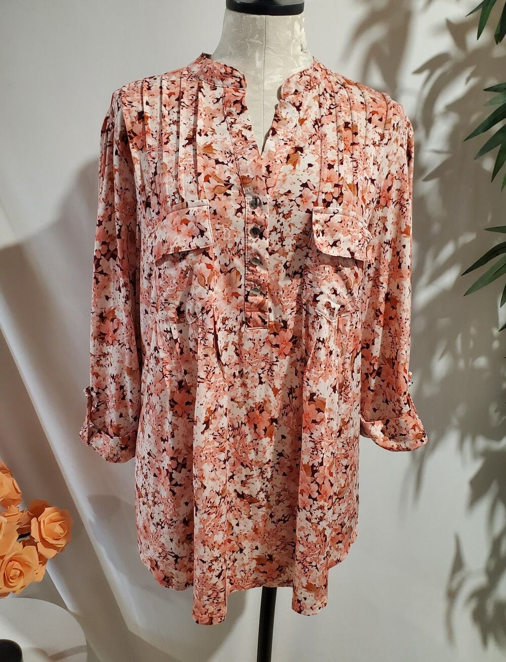 Cocomo Woman Pintuck Pleat Popover Floral 3/4 Roll Tab Sleeve Top Plus Size 1X